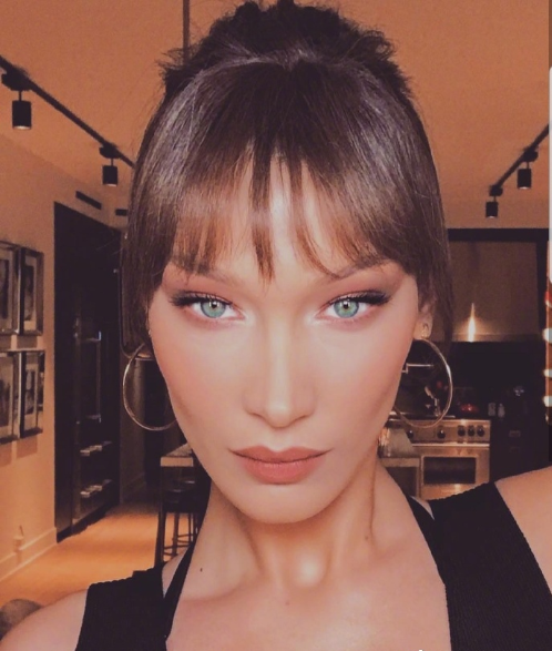 欧美美女图片 超模Bella Hadid美背图片 8