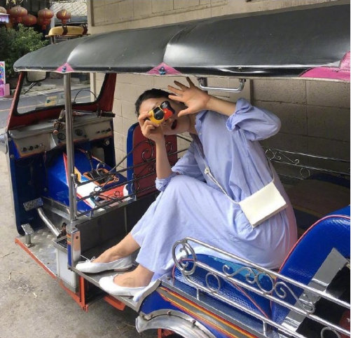 随性气质美女出游穿搭参考 3