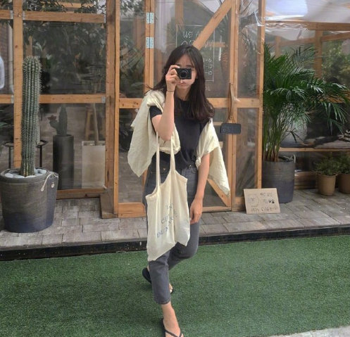 随性气质美女出游穿搭参考 7