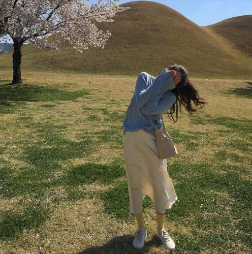 随性气质美女出游穿搭参考 9