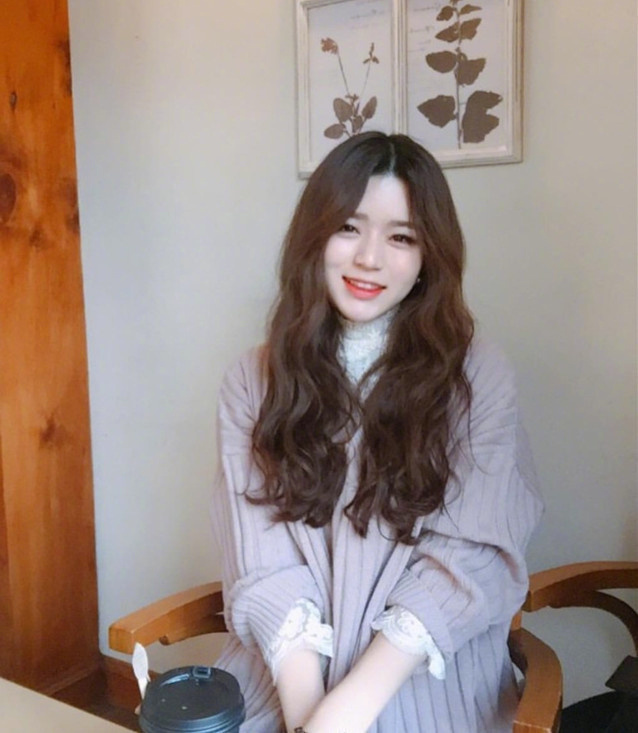 女神范美女图片 甜美少女大波浪卷发发型图片 6
