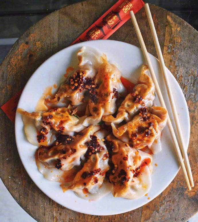 中午吃饺子如何 煎饺配辣椒蘸料最配 3