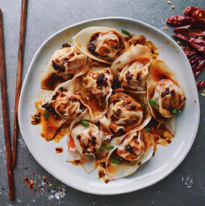 中午吃饺子如何 煎饺配辣椒蘸料最配 5