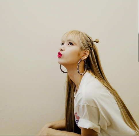 泰国美女图片 韩国女明星真人芭比丽萨图片 2