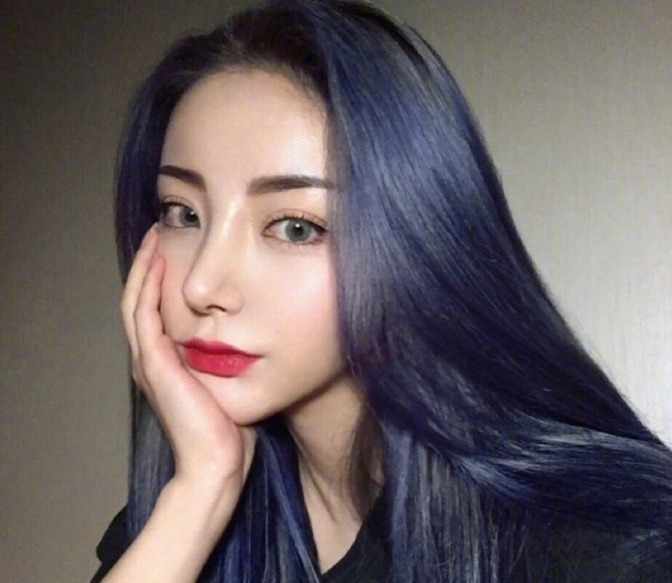 网络美女图片 浅色系发色女生自拍照图片 9