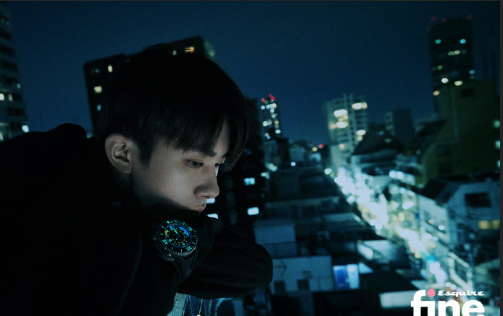 湖南男明星易烊千玺时尚先生写真图片 2