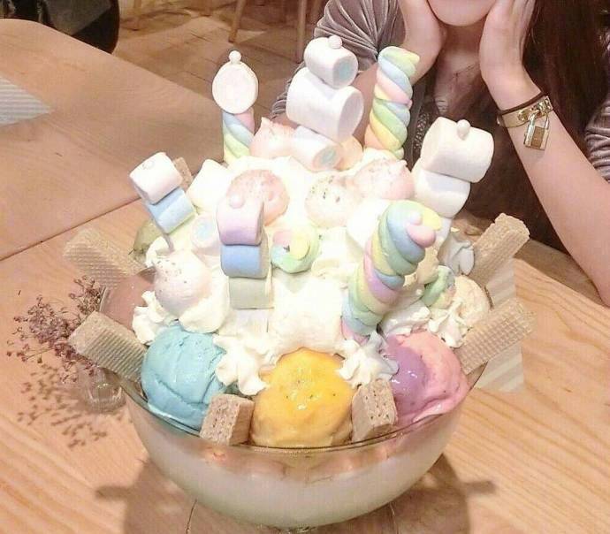 大桶的水果冰淇淋图片 6