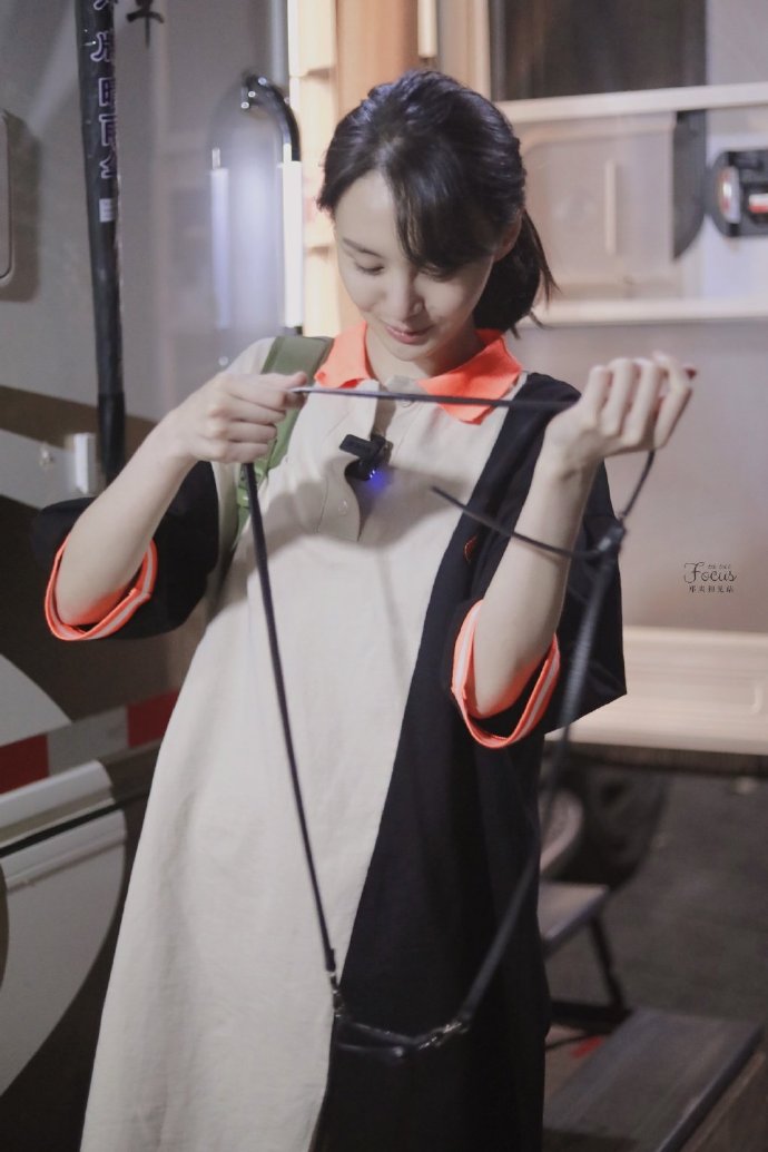 东北美女图片 纯真甜美女明星郑爽图片 8