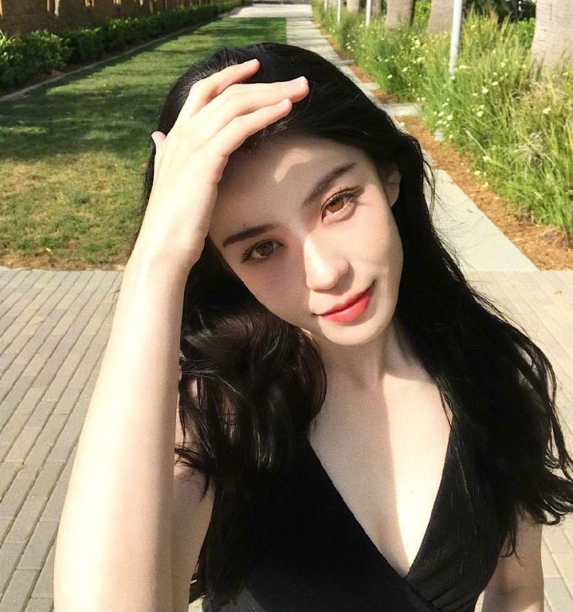 俄罗斯美女图片Nadia Bean私服照图片