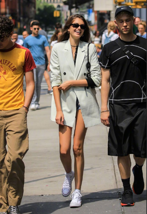 美国美女图片 超模kaia gerber街拍美腿图片 4