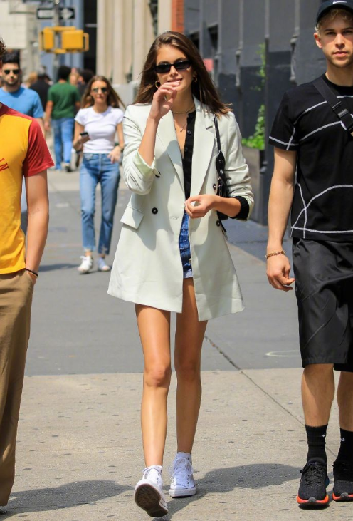 美国美女图片 超模kaia gerber街拍美腿图片 6