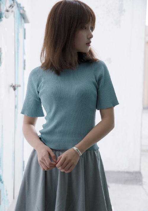 清纯美女图片 清秀佳人蓝色裙装图片 4