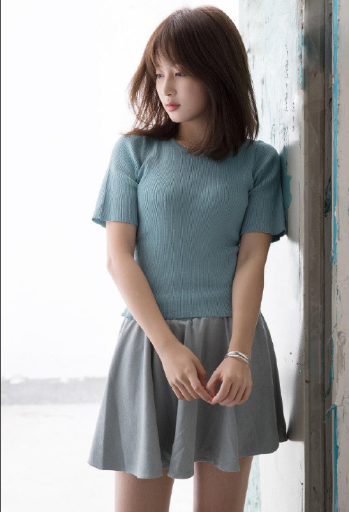 清纯美女图片 清秀佳人蓝色裙装图片 6