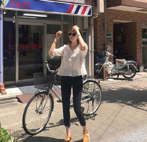 韩风chic穿搭气质美女图片 10