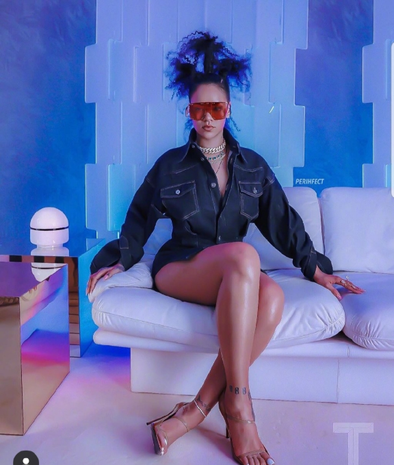 欧美美女图片 祝贺巴巴多斯籍蕾哈娜成全球最富 2