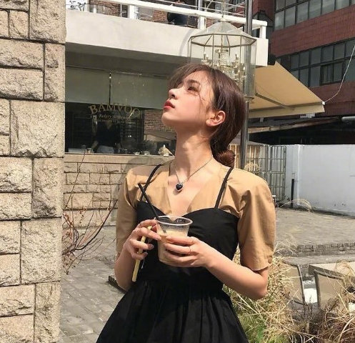 黑色特有的小性感清纯美女图片 3