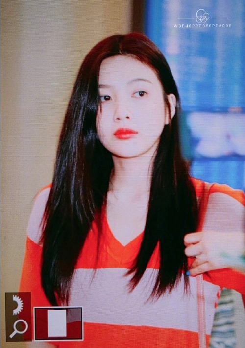 sm娱乐旗下韩国女团RedVelvet机场图片 8
