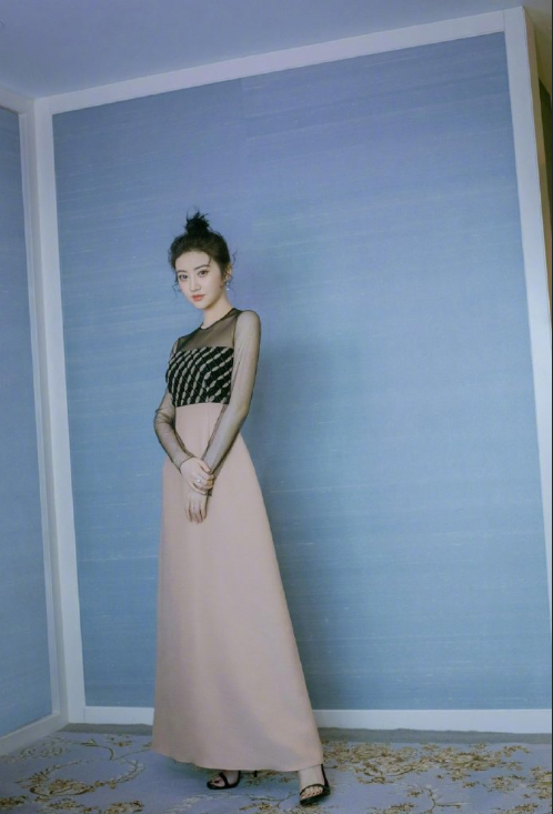 中国美女图片 女明星景甜薄纱长裙典雅精致图片 4
