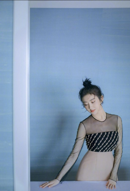 中国美女图片 女明星景甜薄纱长裙典雅精致图片 5