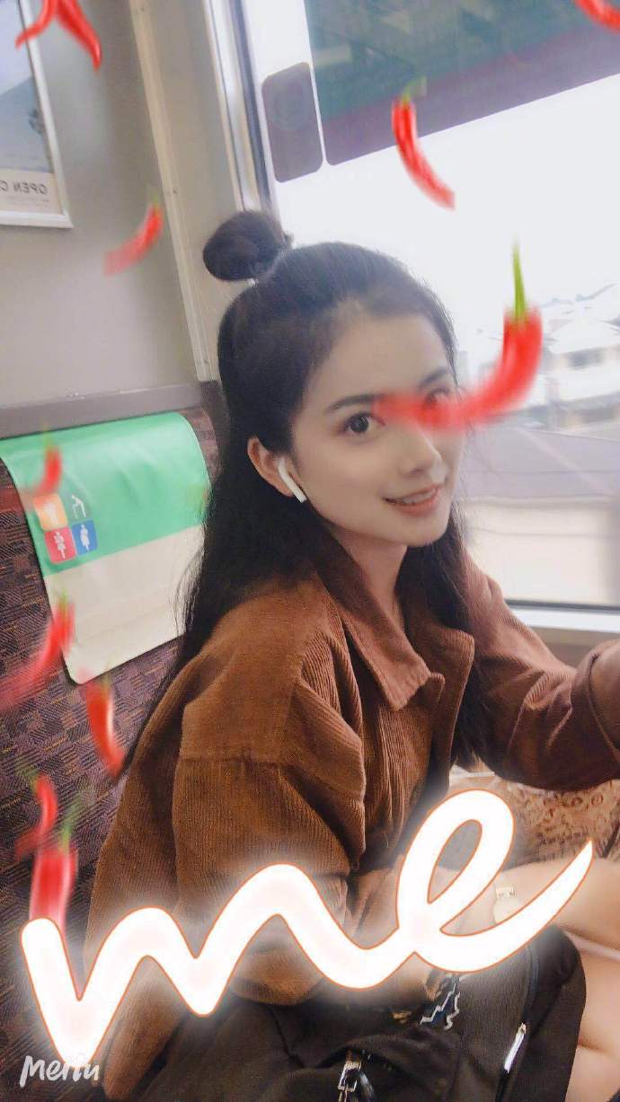 可爱的大眼美女自拍照图片 7
