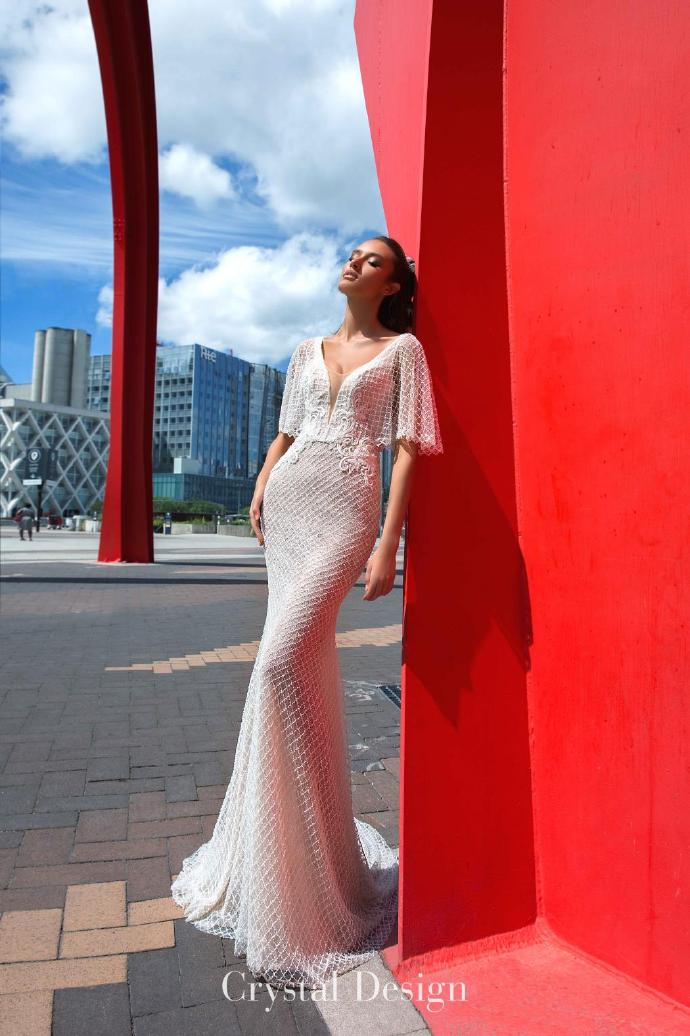 crystal design以巴黎为灵感的婚纱图片
