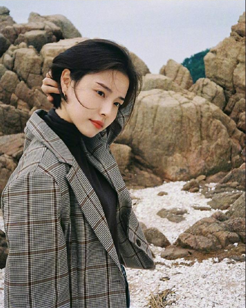 韩国美女图片 韩国短发时尚博主lazygy​​图片 2
