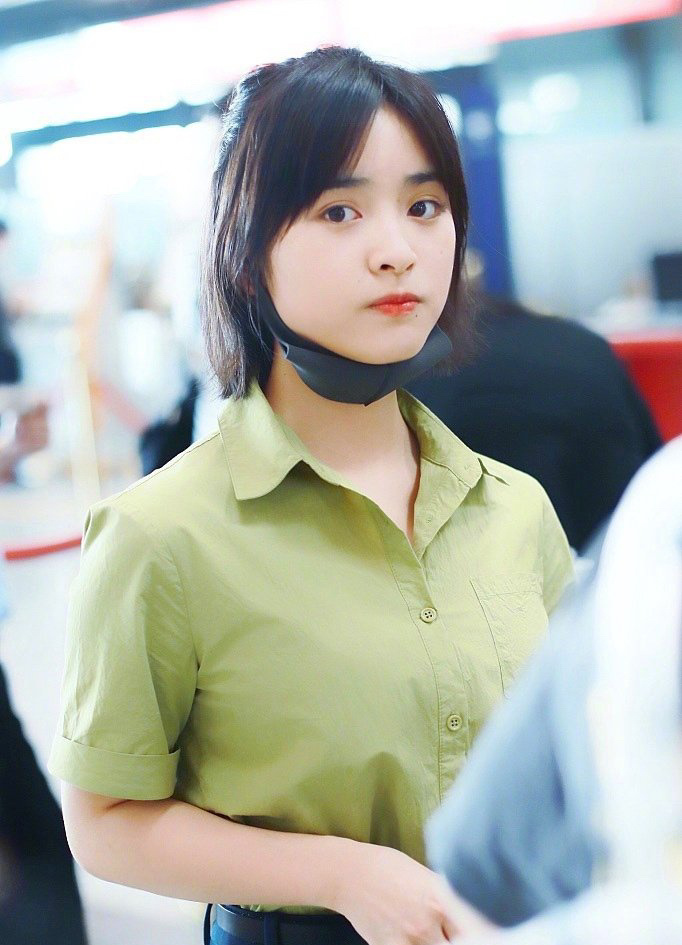 95后美女图片 女明星沈月机场街拍图片 2