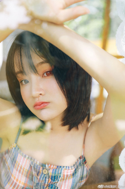 俏皮女学生夏日写真图片 清纯美女图片 8