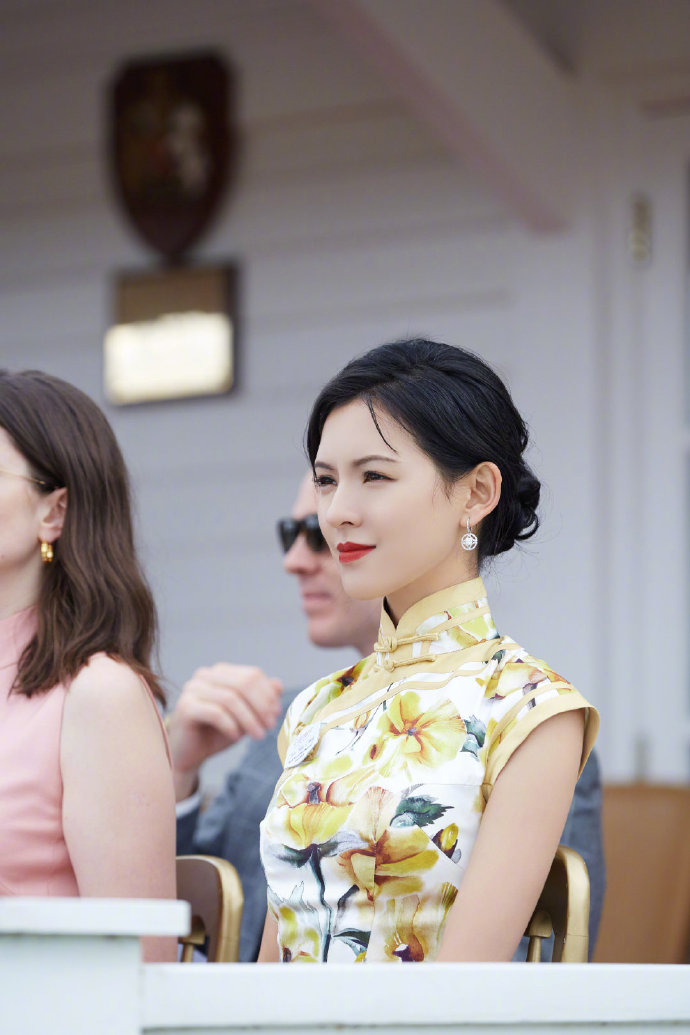 中国美女图片 内地女明星张予曦旗袍图片 3