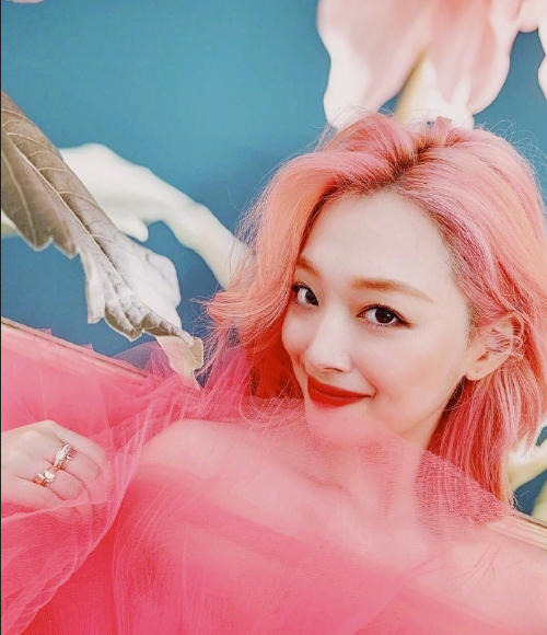韩国美女图片 雪梨粉色纱裙《marie claire》7月刊封 8