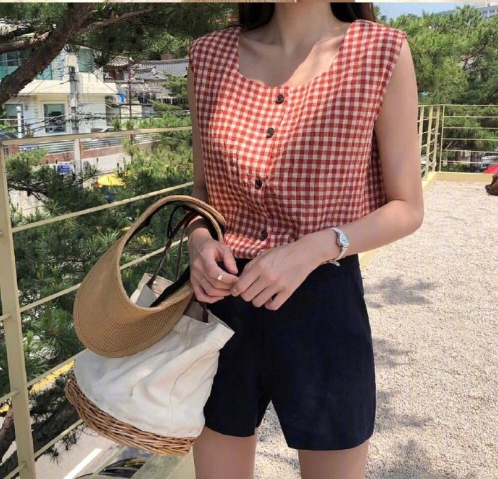 清新爽朗的简约大方夏日穿搭 14