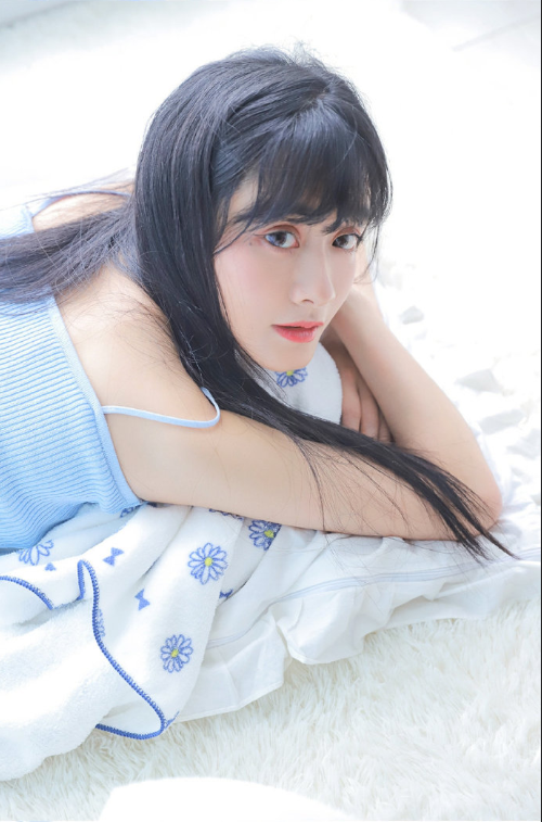文艺女神蓝色清凉写真图片 清纯美女图片 4