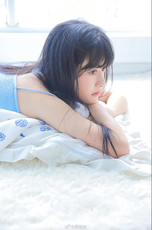 文艺女神蓝色清凉写真图片 清纯美女图片 5