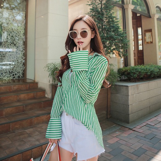 绿色条纹衬衫美女图片清新可人 5