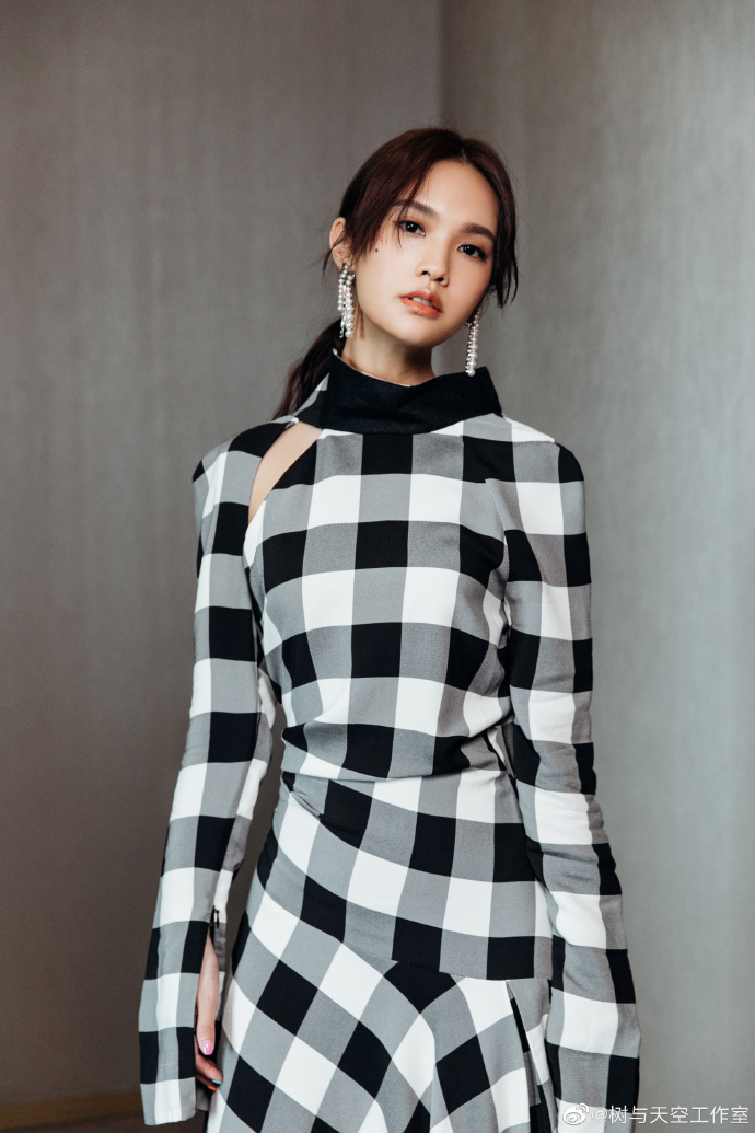 台湾美女杨丞琳格子裙图片 台湾女明星图片 2