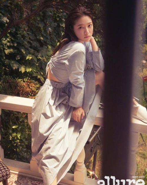 韩国美女图片 女团Red Velvet杂志封面图片 5
