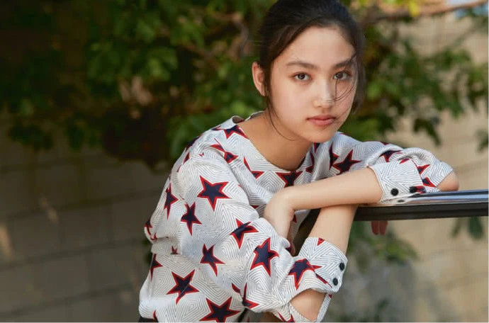 00后美女图片 星二代任晴佳登上时尚杂志封面图 6