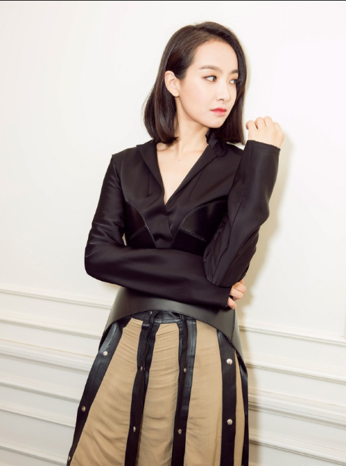 青岛美女明星宋茜巴黎男装周图片 9