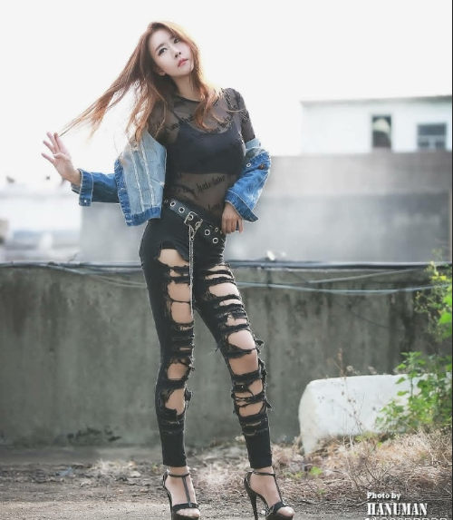 超酷的牛仔裤美女图片 3