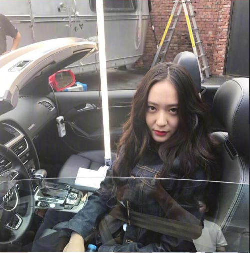韩国美女明星郑秀晶生活照图片 12