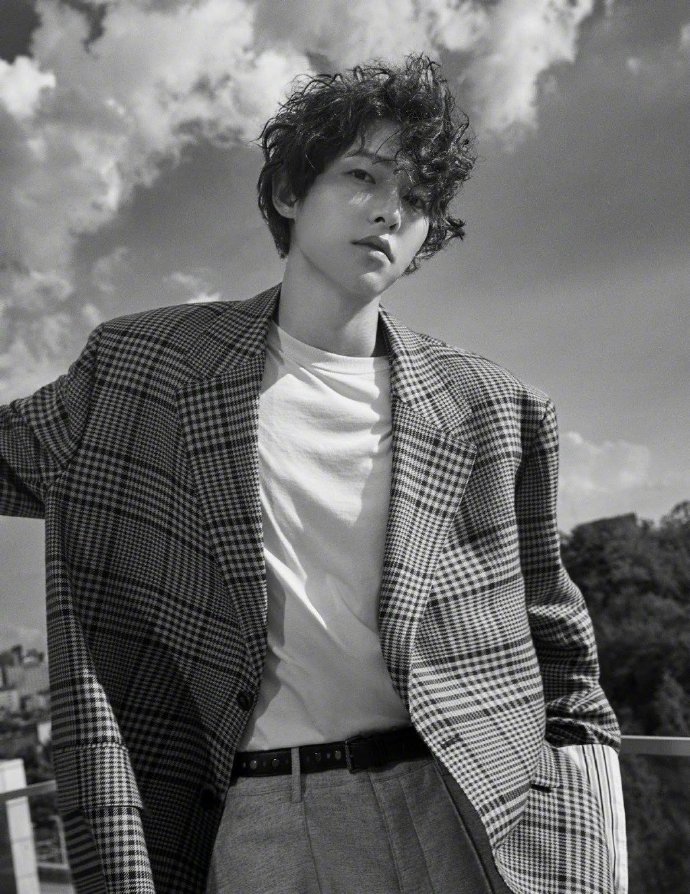 韩国男明星宋仲基《Esquire》封面图片 双宋离婚了 5