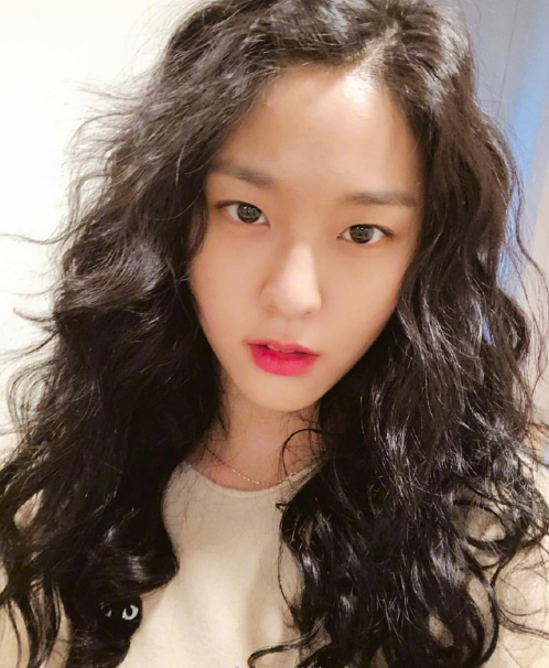 韩国女团AOA成员金雪炫生活照图片 韩国美女图片