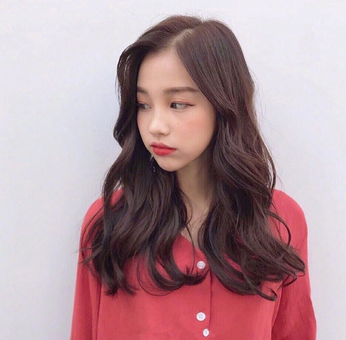 大波浪卷发发型图片 长发美女图片 2