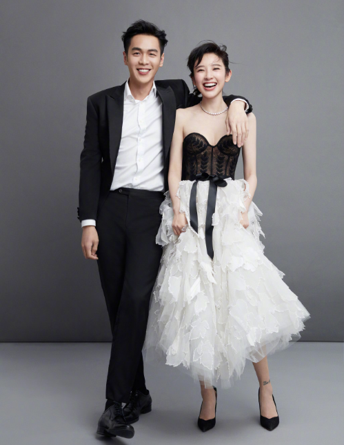 明星夫妻张若昀唐艺昕婚纱照图片