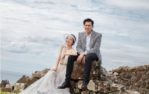 明星夫妻张若昀唐艺昕婚纱照图片 8