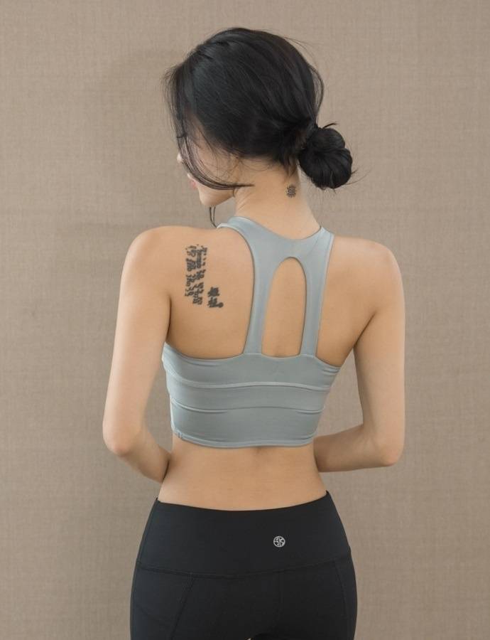 好身材的练瑜伽美女图片 8