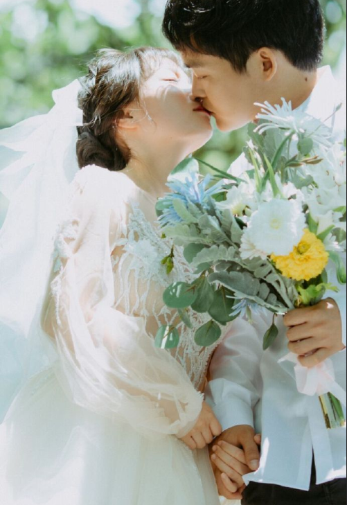 嫁给爱情的小清新美女婚纱照图片 9