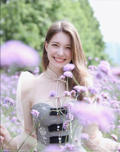 俄罗斯美女Anastasia Cebulska花仙子图片 欧美美女图 3