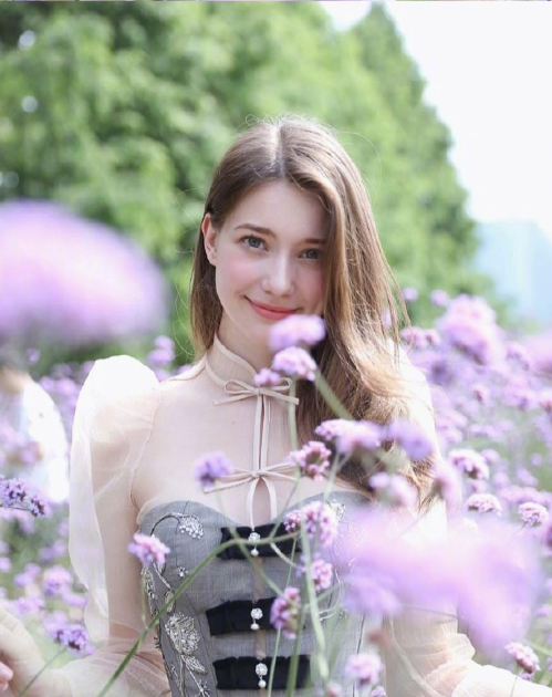 俄罗斯美女Anastasia Cebulska花仙子图片 欧美美女图 4