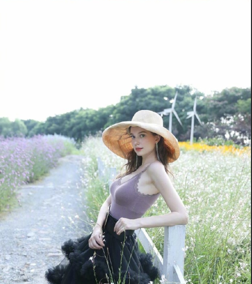 俄罗斯美女Anastasia Cebulska花仙子图片 欧美美女图 9
